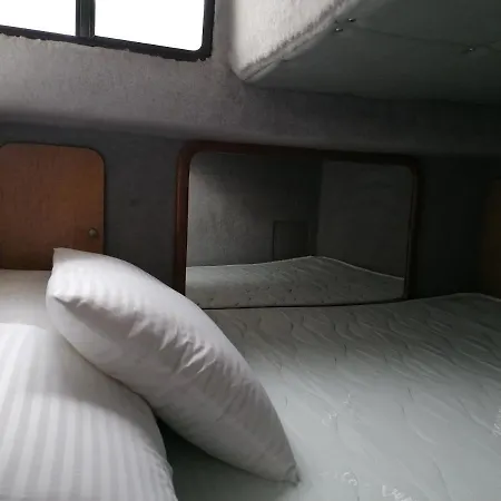 Ботель Sejour Insolite Sur Un Yacht. Bateau A Quai. Ла-Рошель