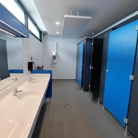 Sejour Insolite Sur Un Yacht. Bateau A Quai. La Rochelle (Charente-Maritime)